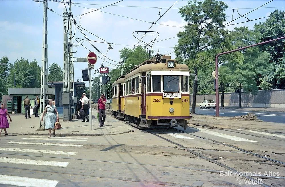1977, Mező Imre (Fiumei) út a Koltói Anna (Magdolna) utcánál, Józsefváros