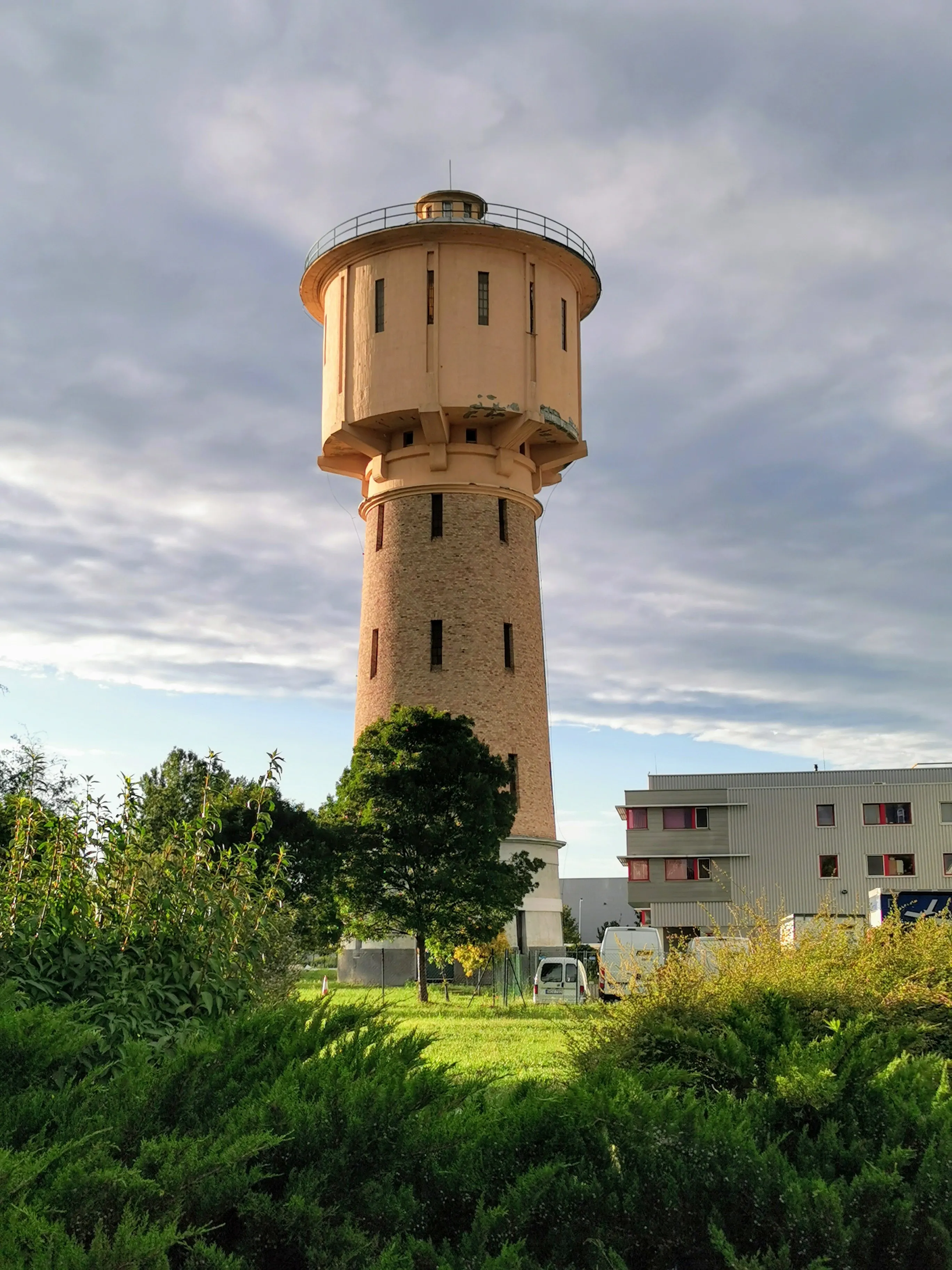2020, a nagytétényi sertéshízlalda víztornya, Nagytétény