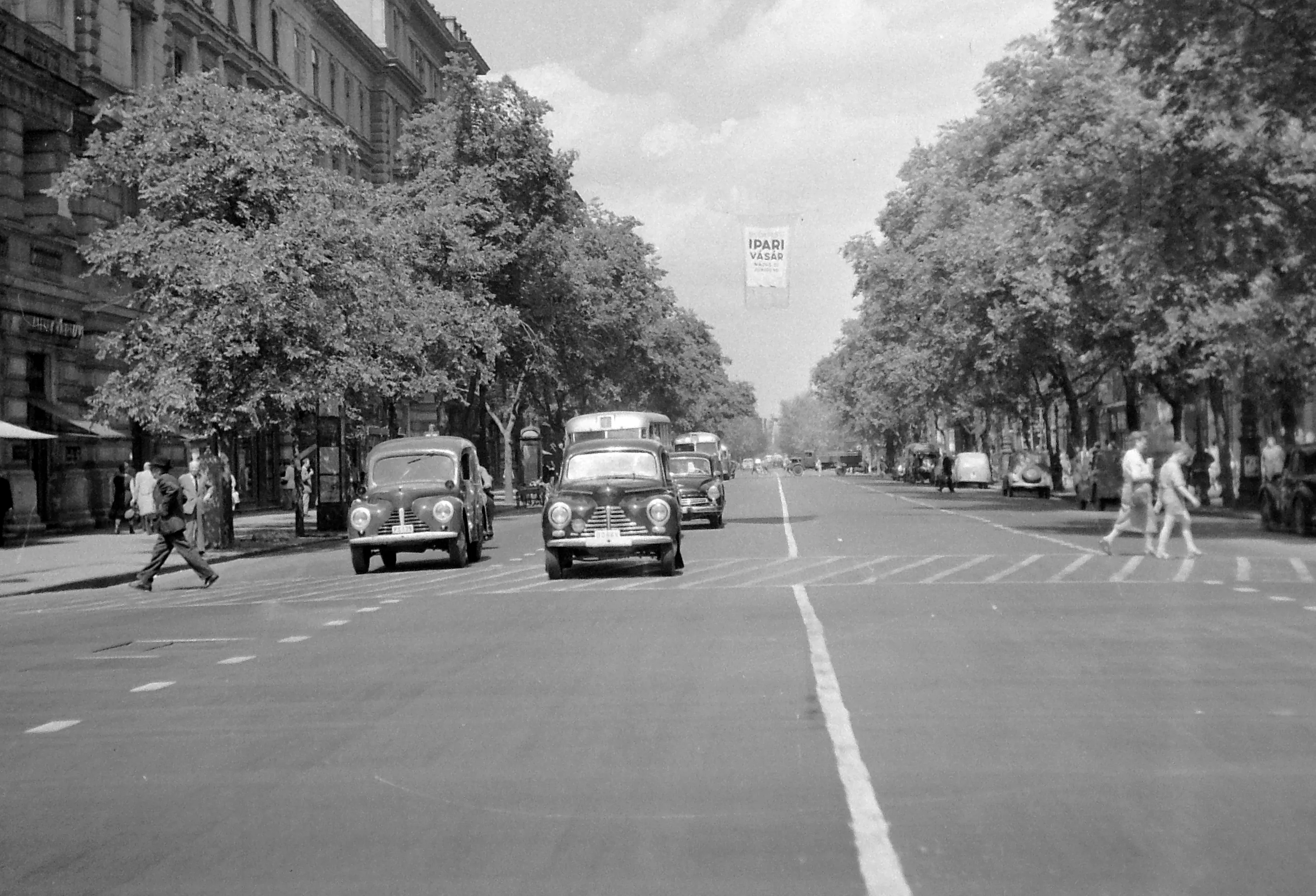 1957, Népköztársaság útja (Andrássy út), Terézváros