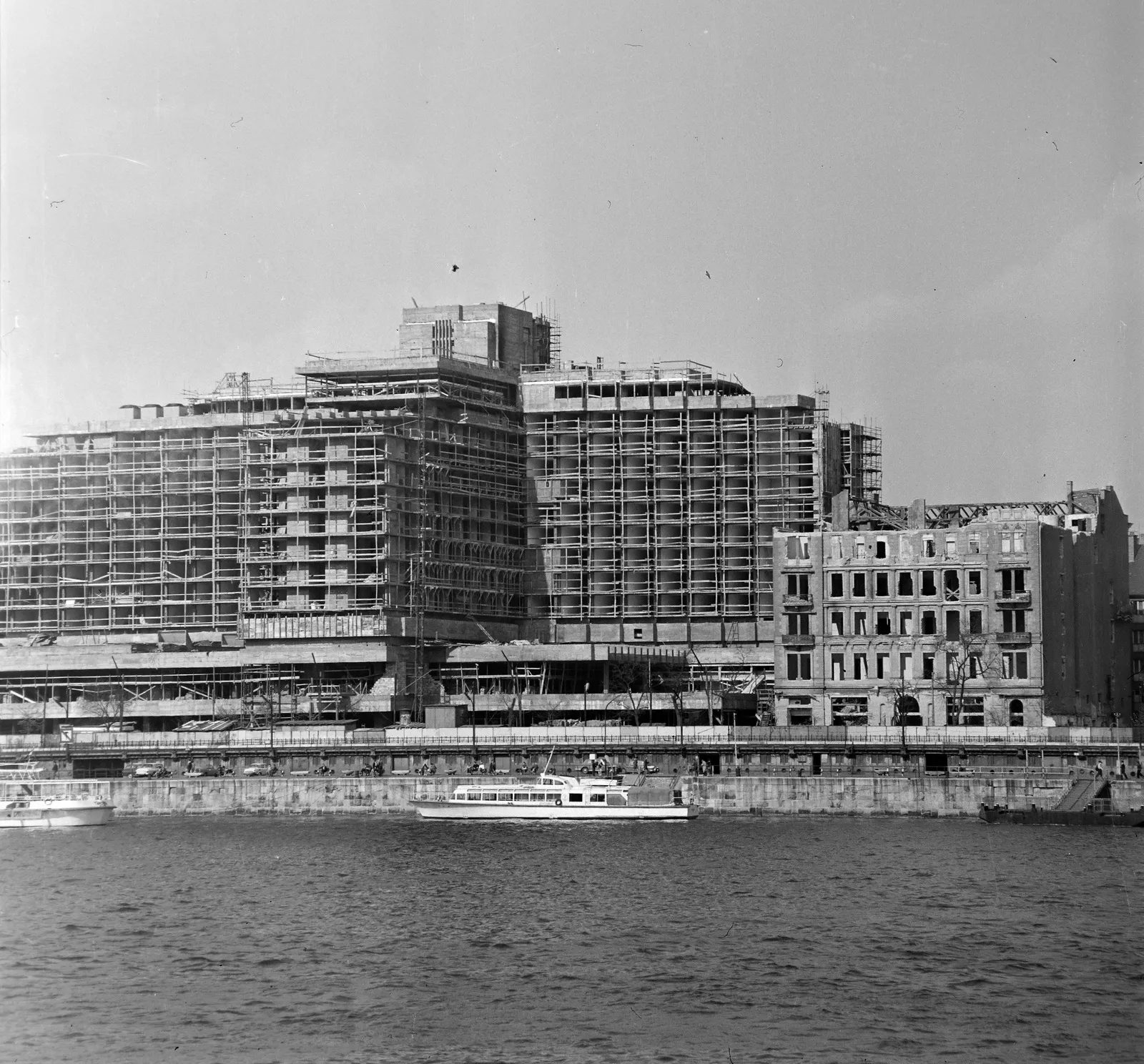 1969, Belváros