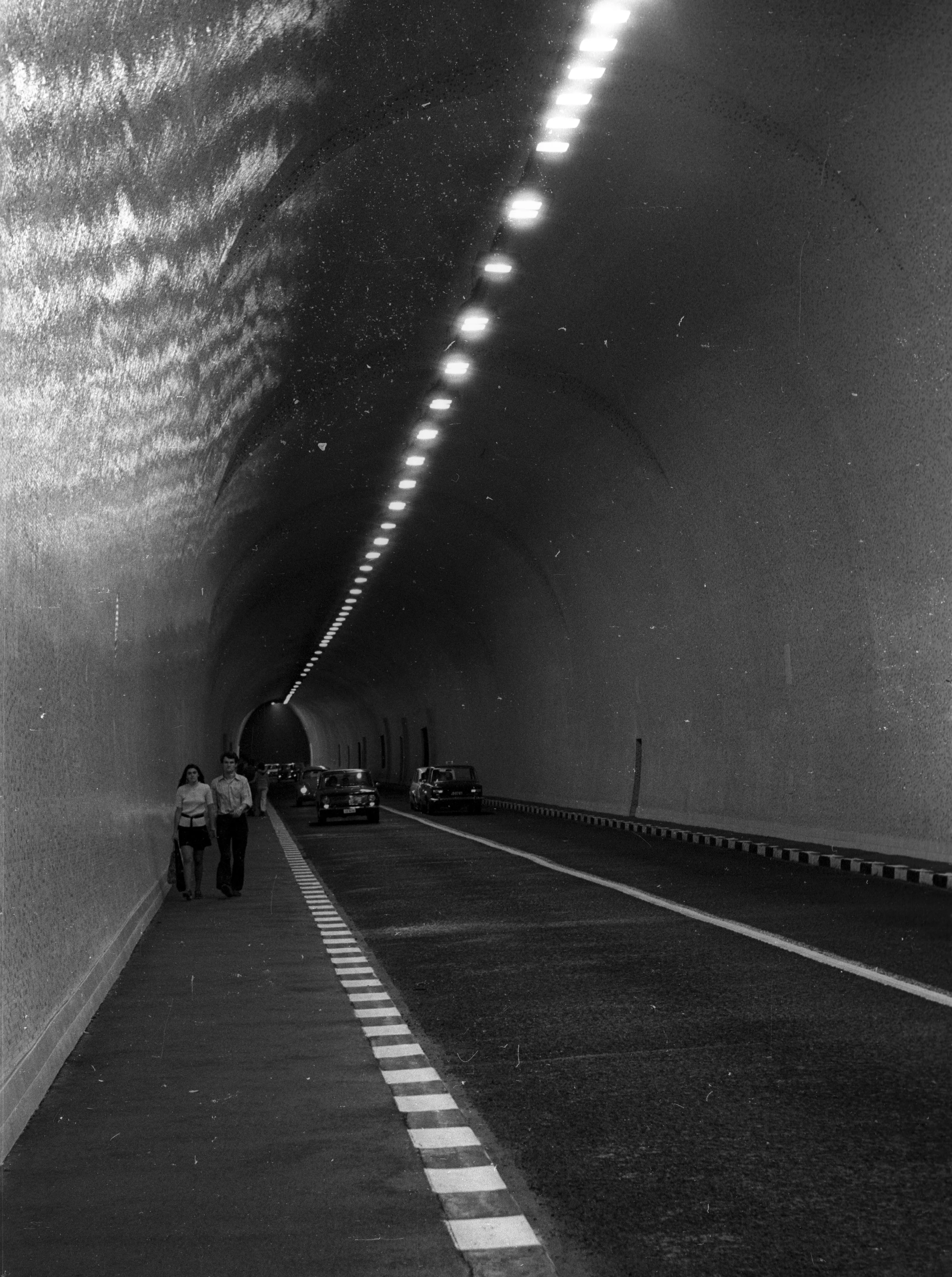 1975, Váralagút, 1975, Víziváros, Krisztinaváros