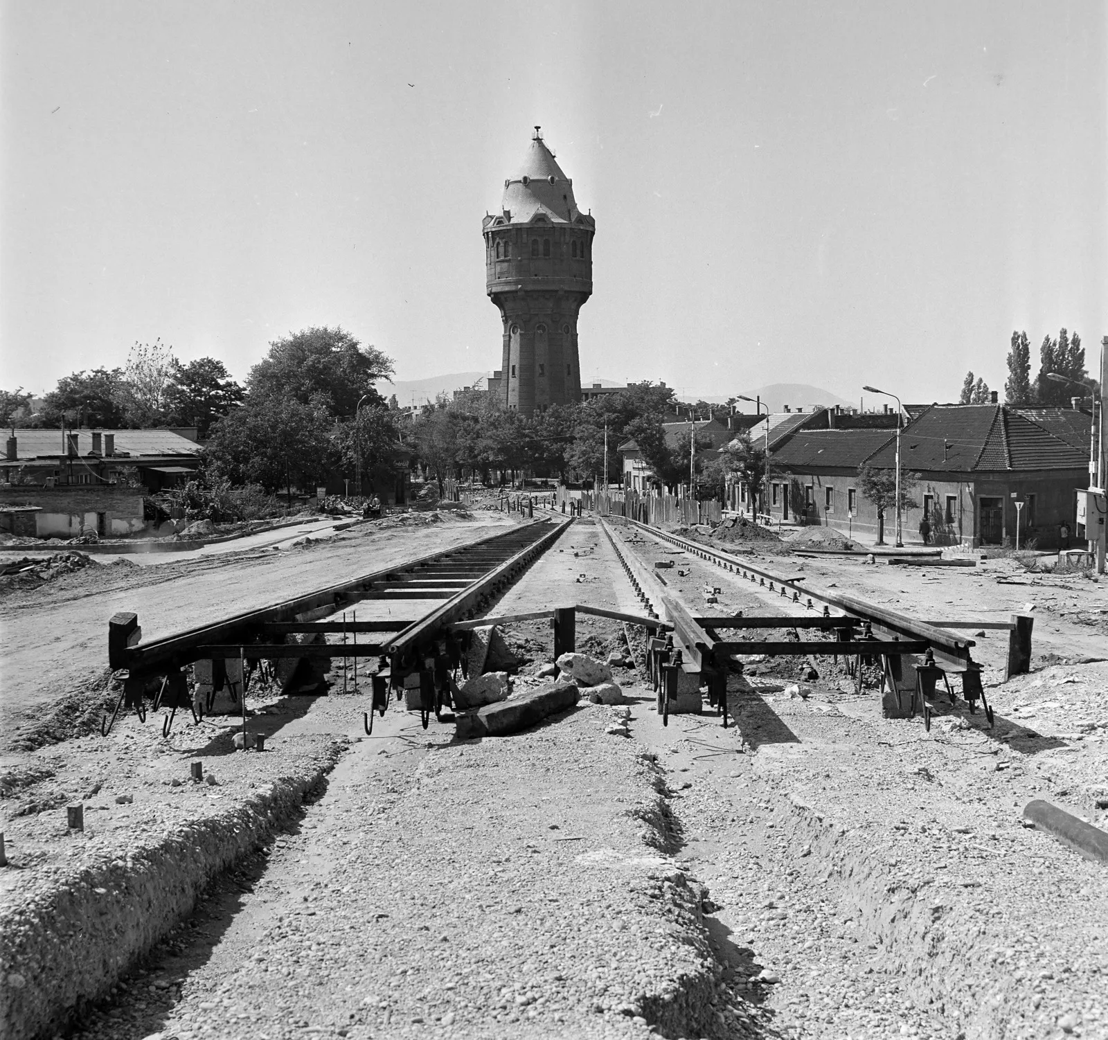 1974, az Árpád úti felüljáró építése Újpest felé nézve, Újpest