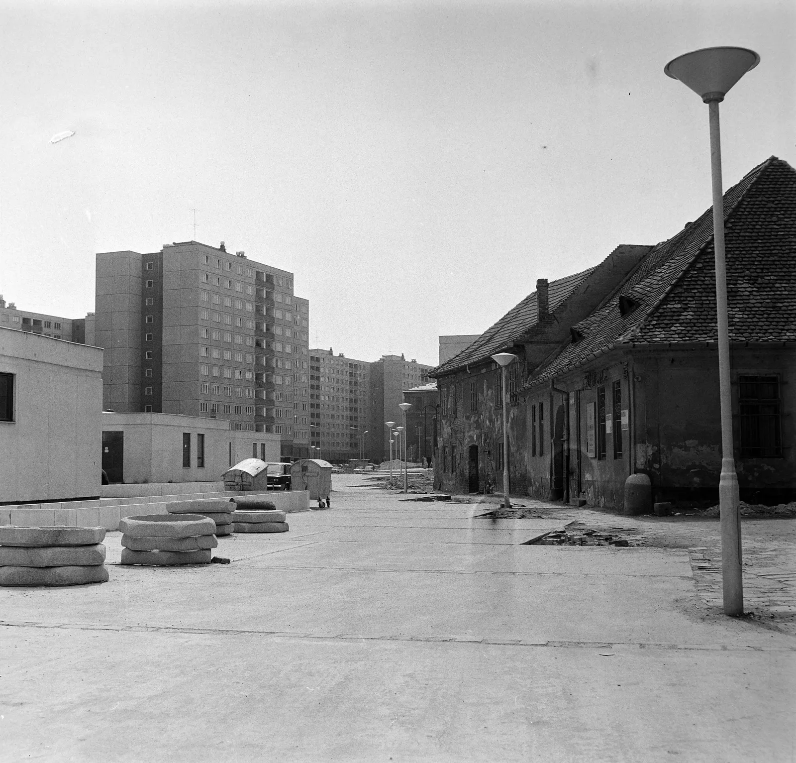 1977, Mókus utca, Óbuda