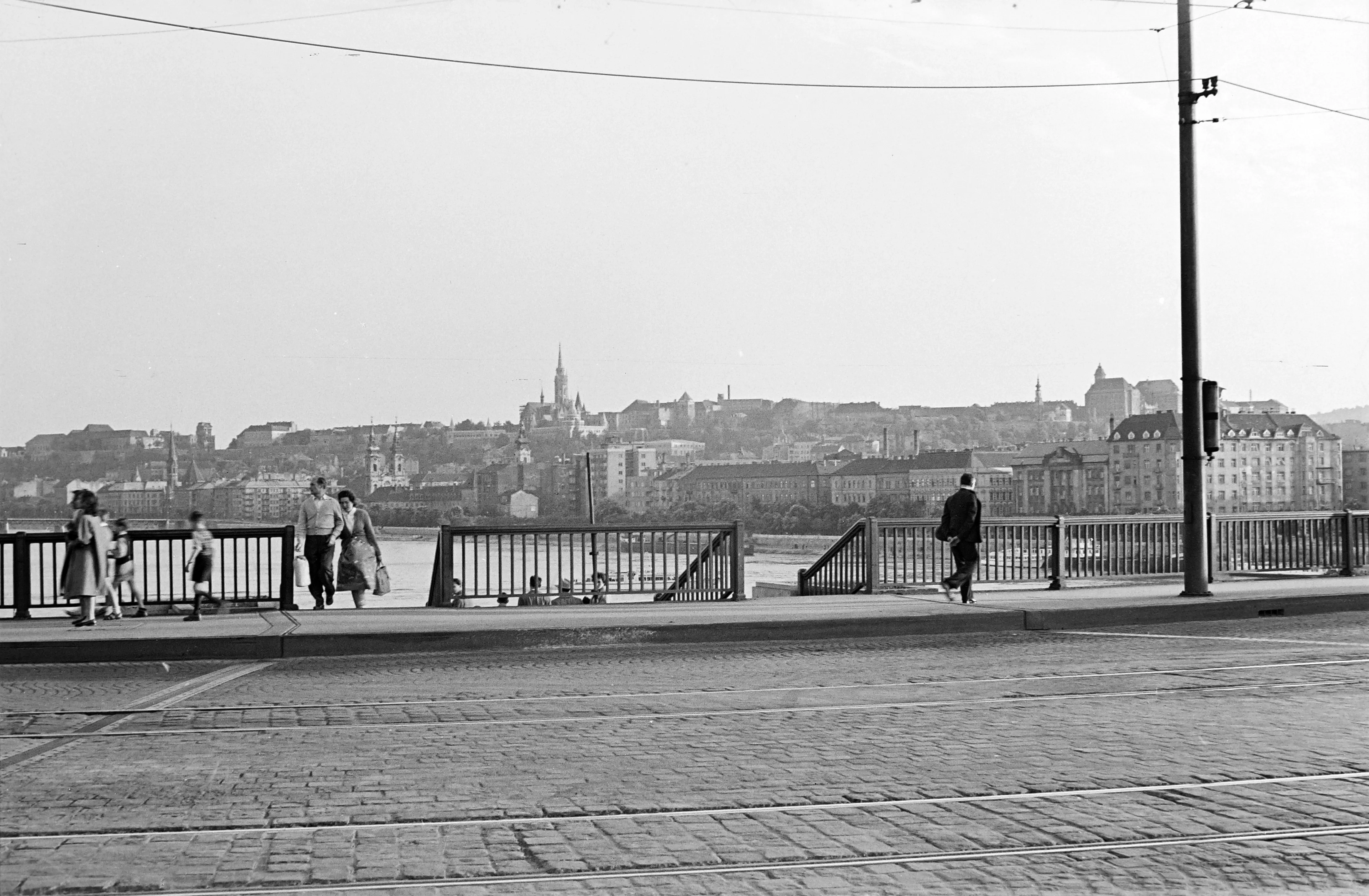 1961, Margit híd a szigeti lejárótól nézve, Margitsziget