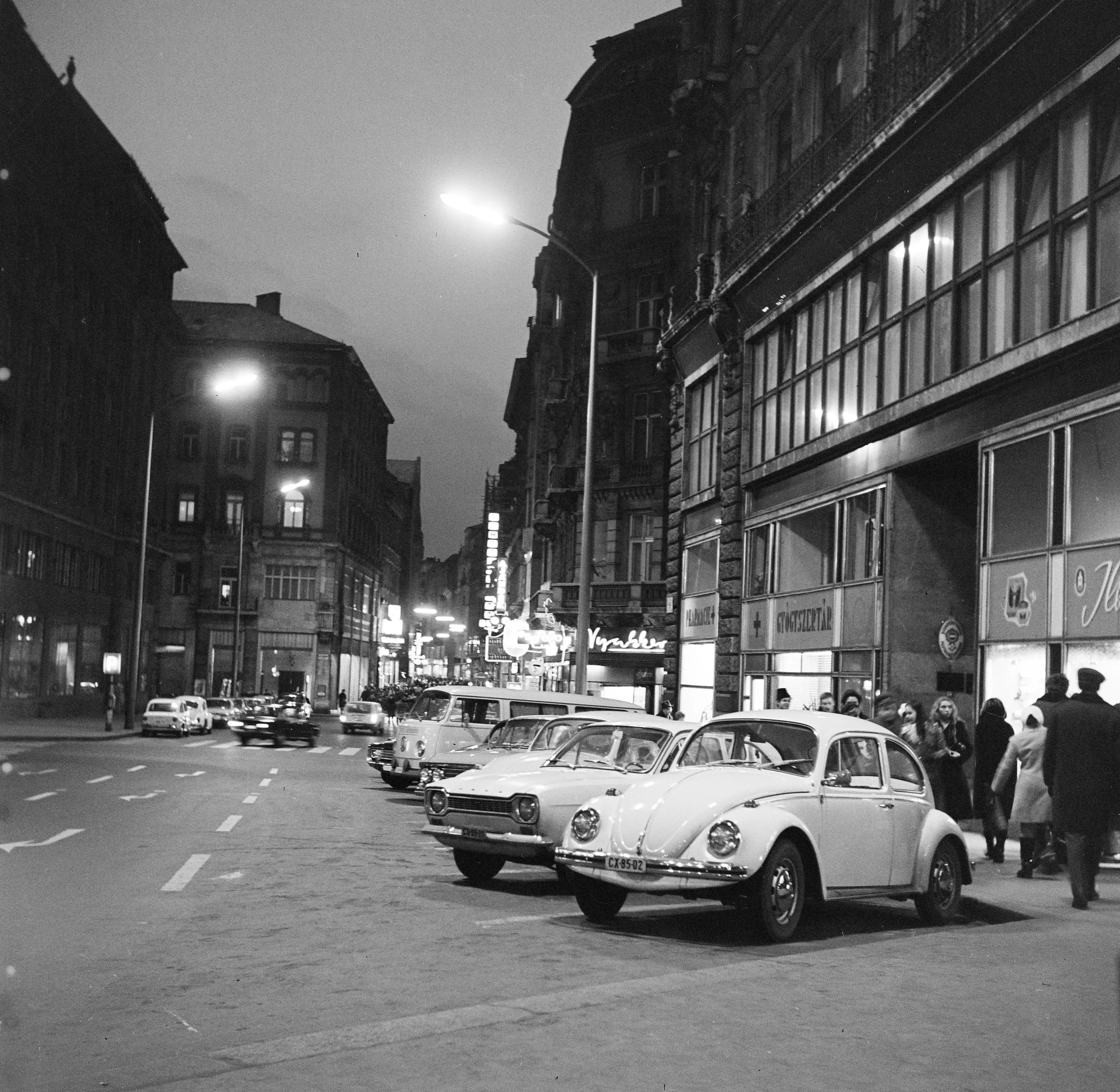 1973, Váci utca a Kígyó utca felé nézve, Belváros