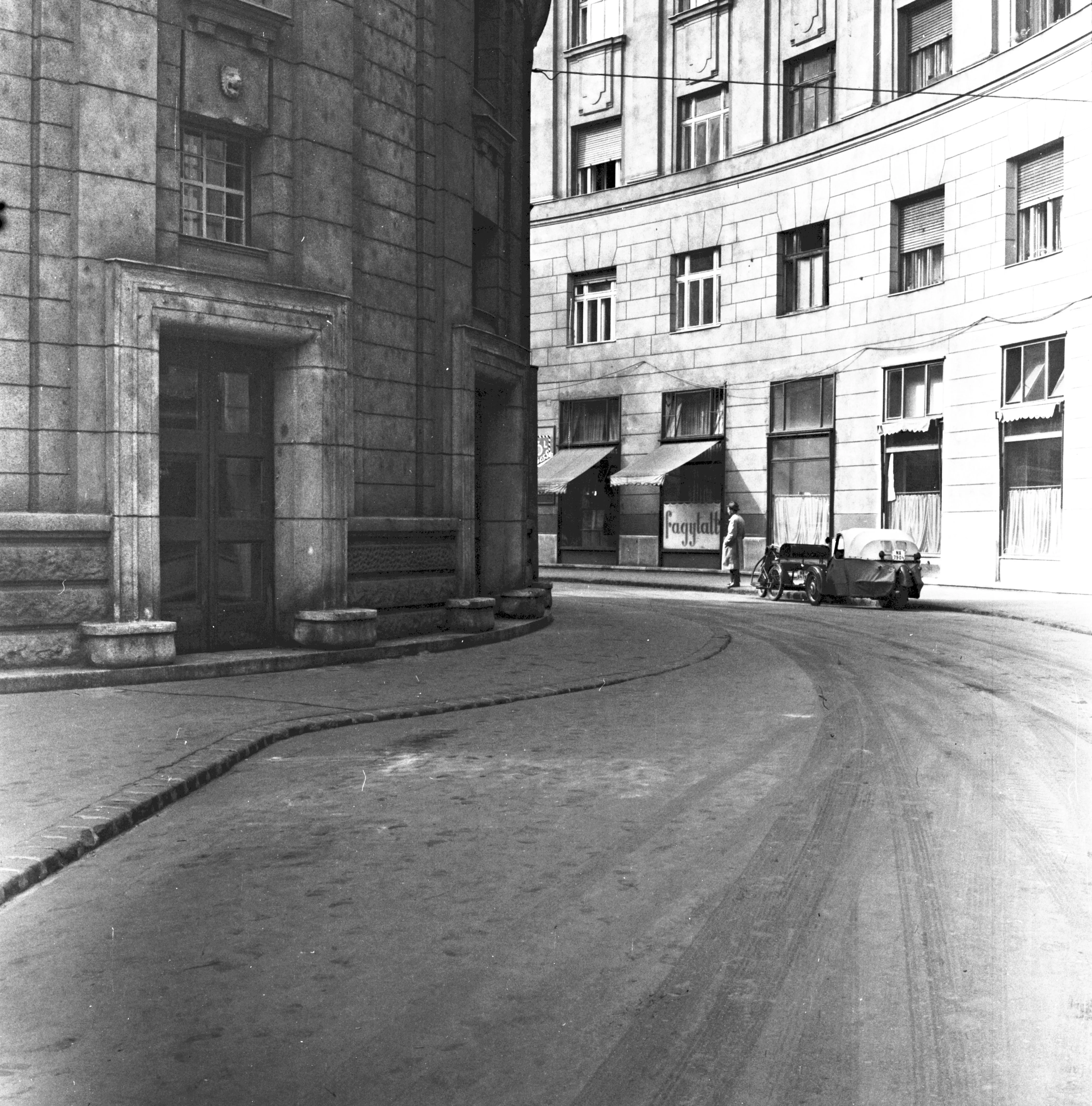 1961, Kisfaludy (Corvin) köz, Józsefváros
