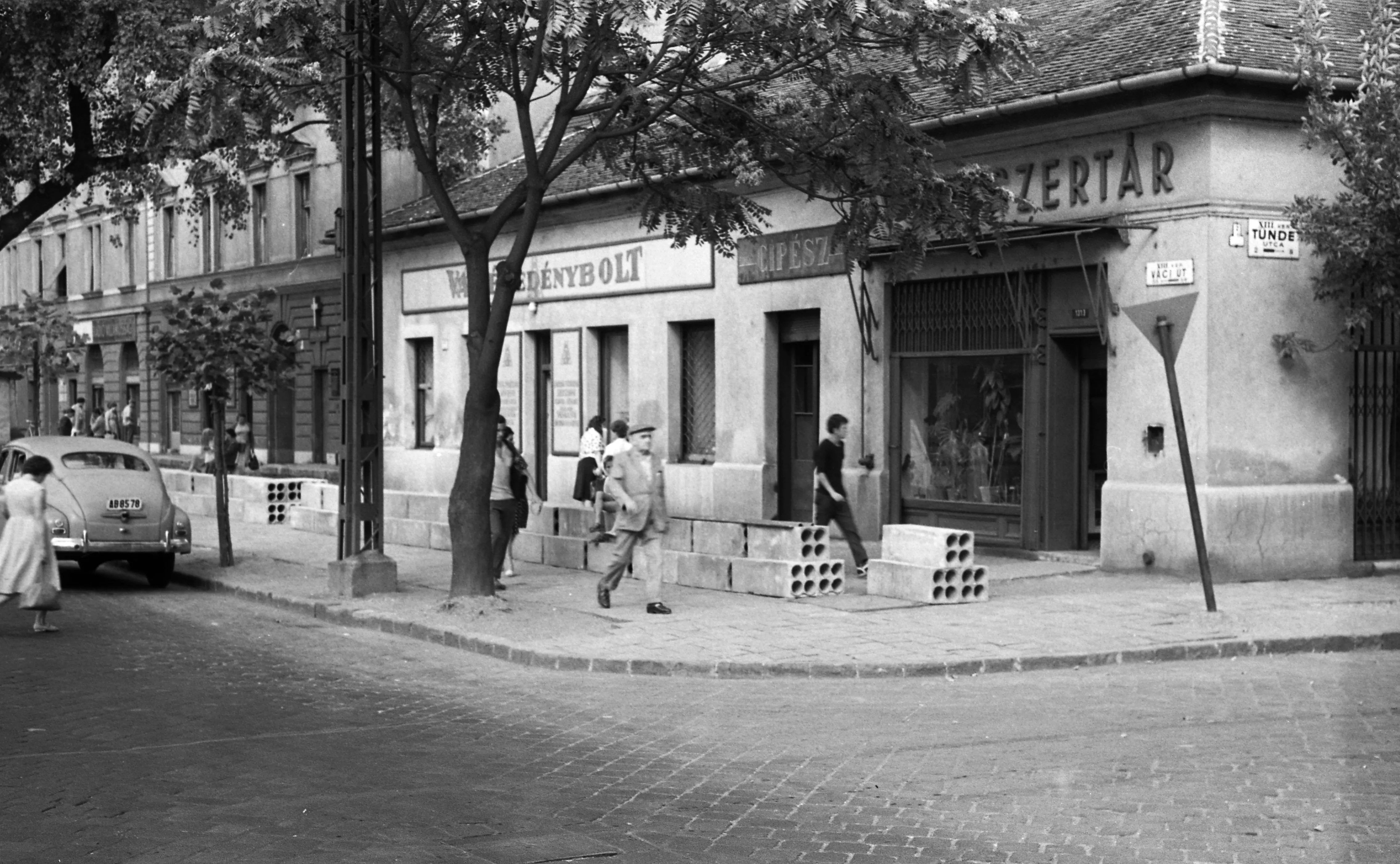 1963 Váci út a Tünde (Dunyov István) utcánál, Angyalföld