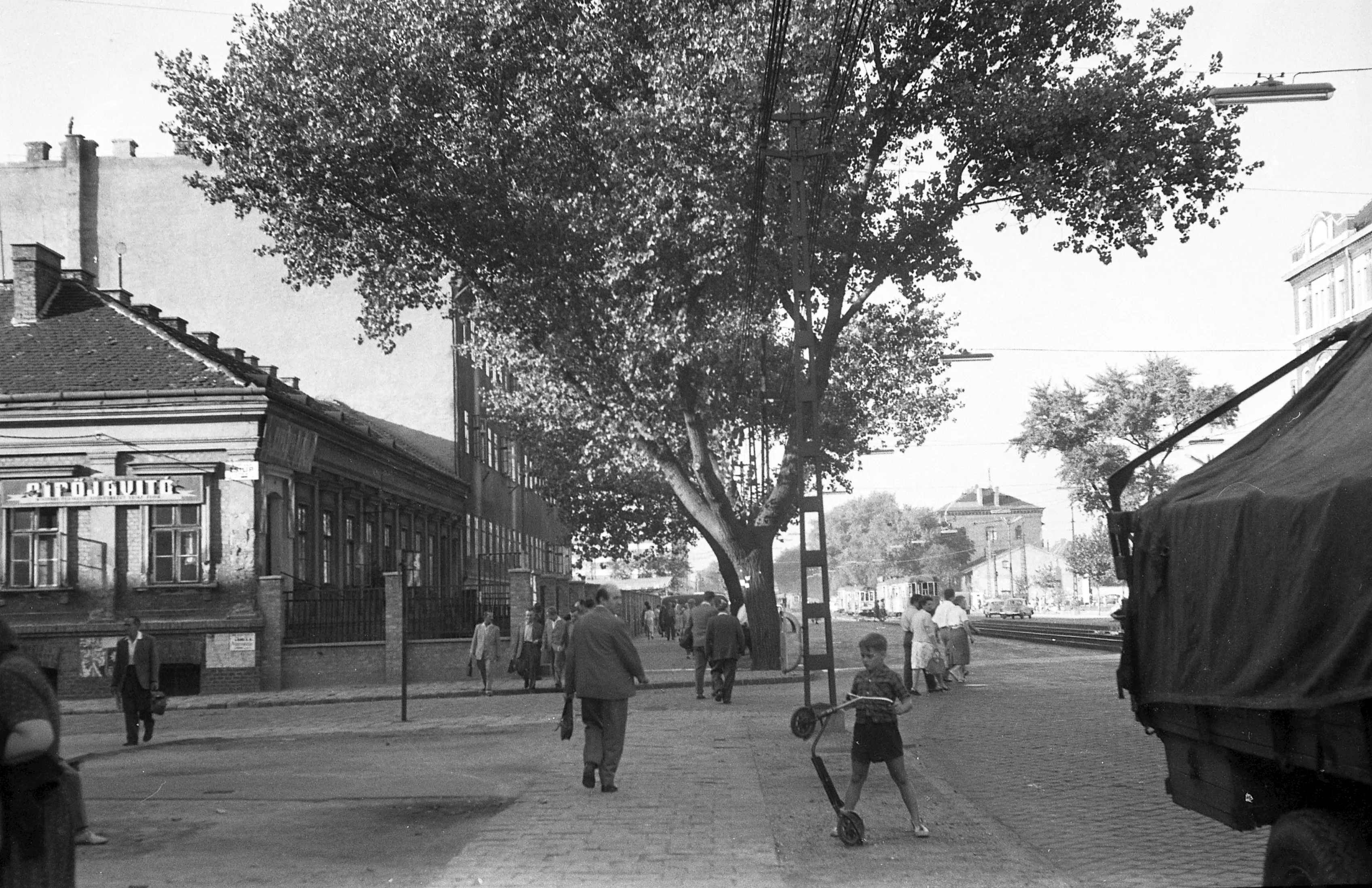 1963, Váci út, Vizafogó