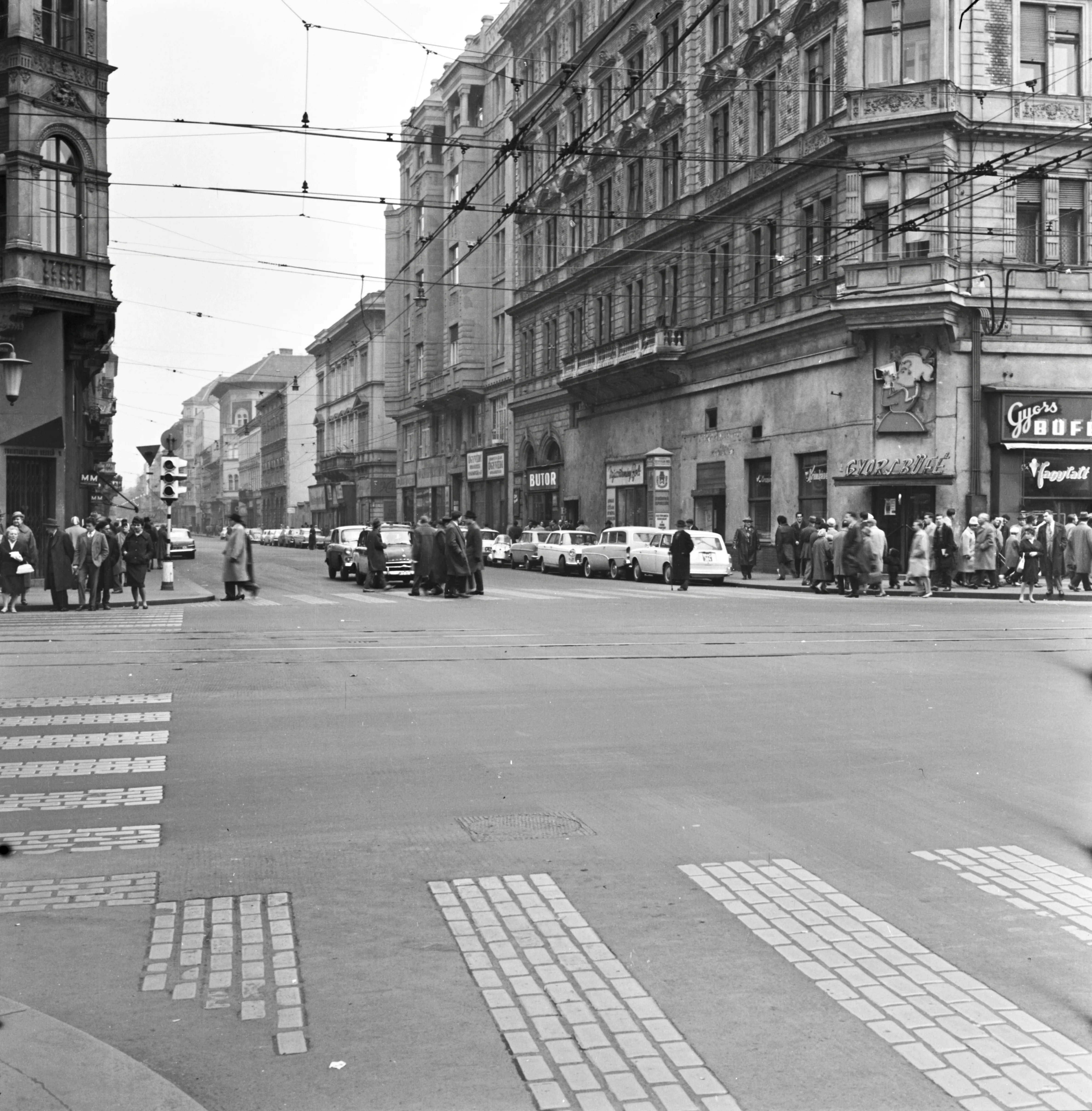 1963, Majakovszkij (Király) utca a Lenin (Teréz és Erzsébet) körútnál, Terézváros és Erzsébetváros