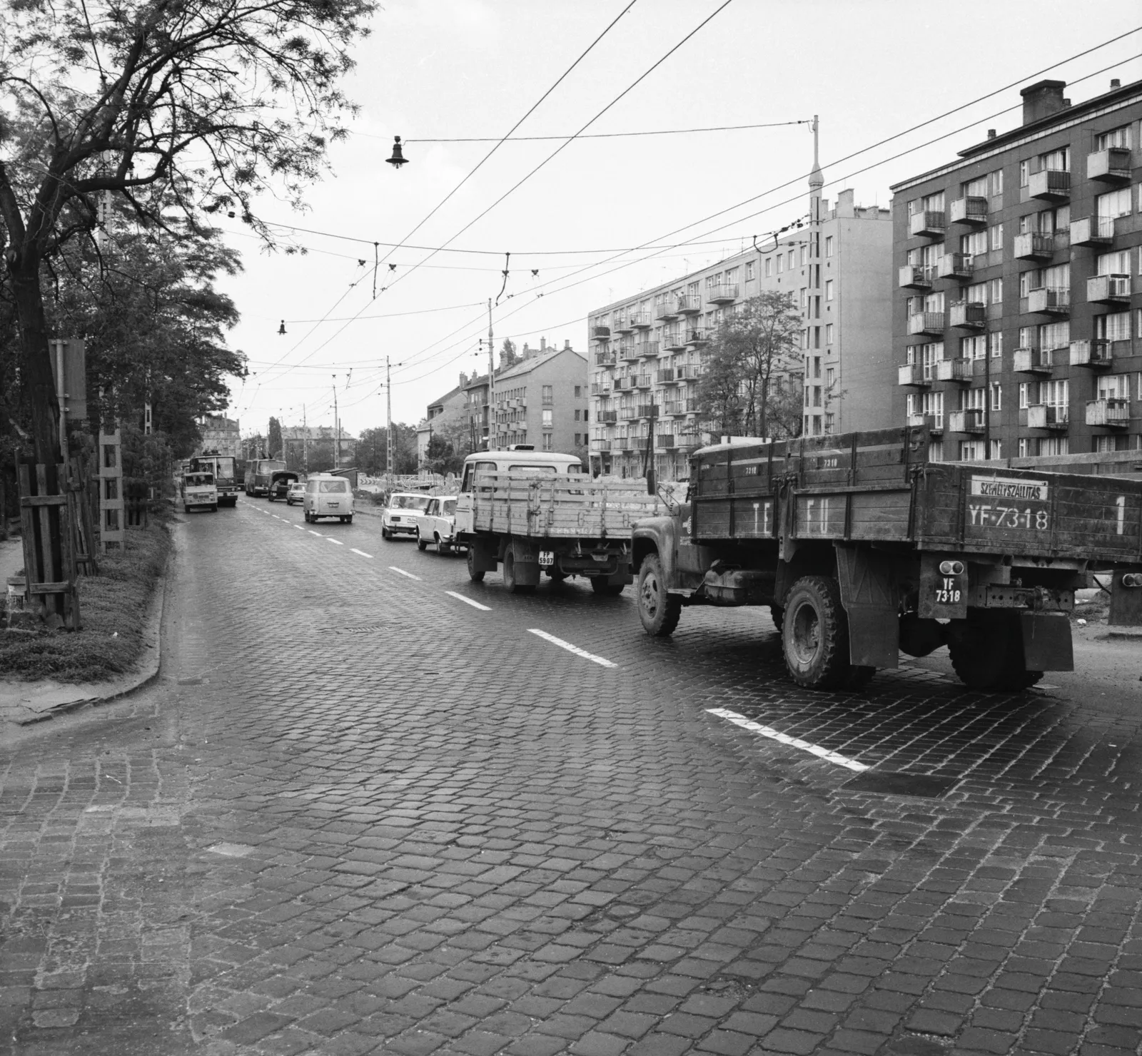 1979, Hungária körút a Besnyői utca felől az Egressy út felé nézve, Zugló, Törökőr