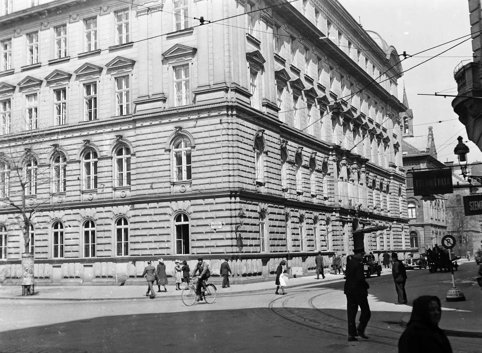 1940, gróf Klebelsberg Kunó (Hold) utca a Báthory utcánál, Lipótváros