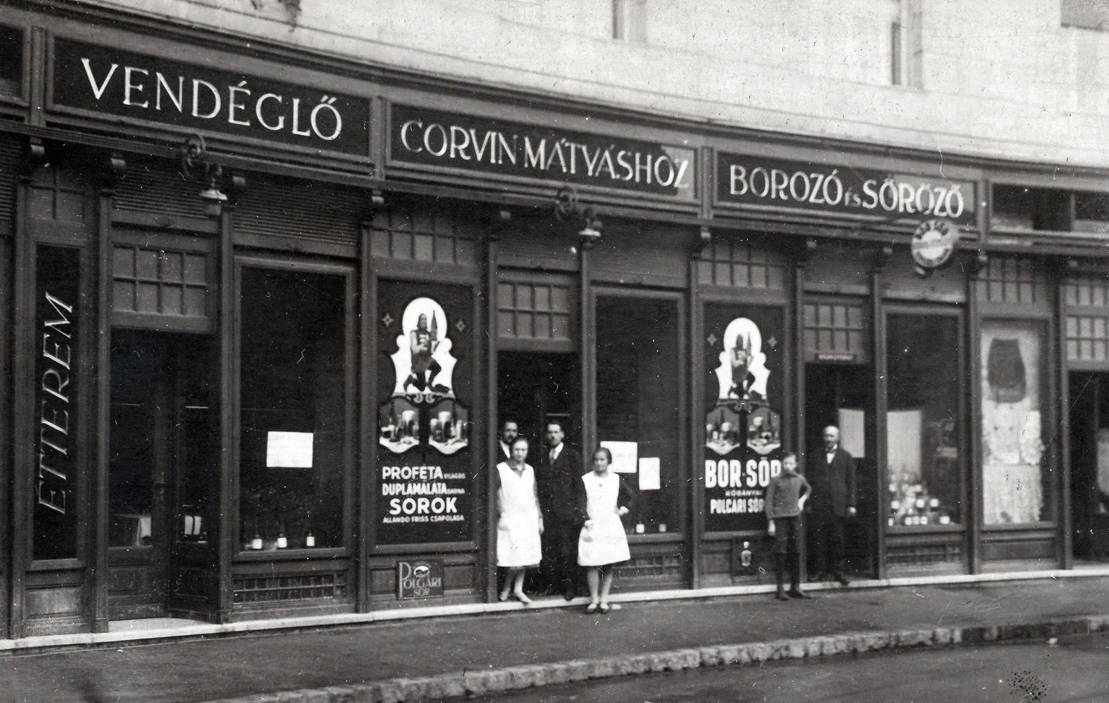 1930, Kisfaludy (Corvin) köz 4., Józsefváros