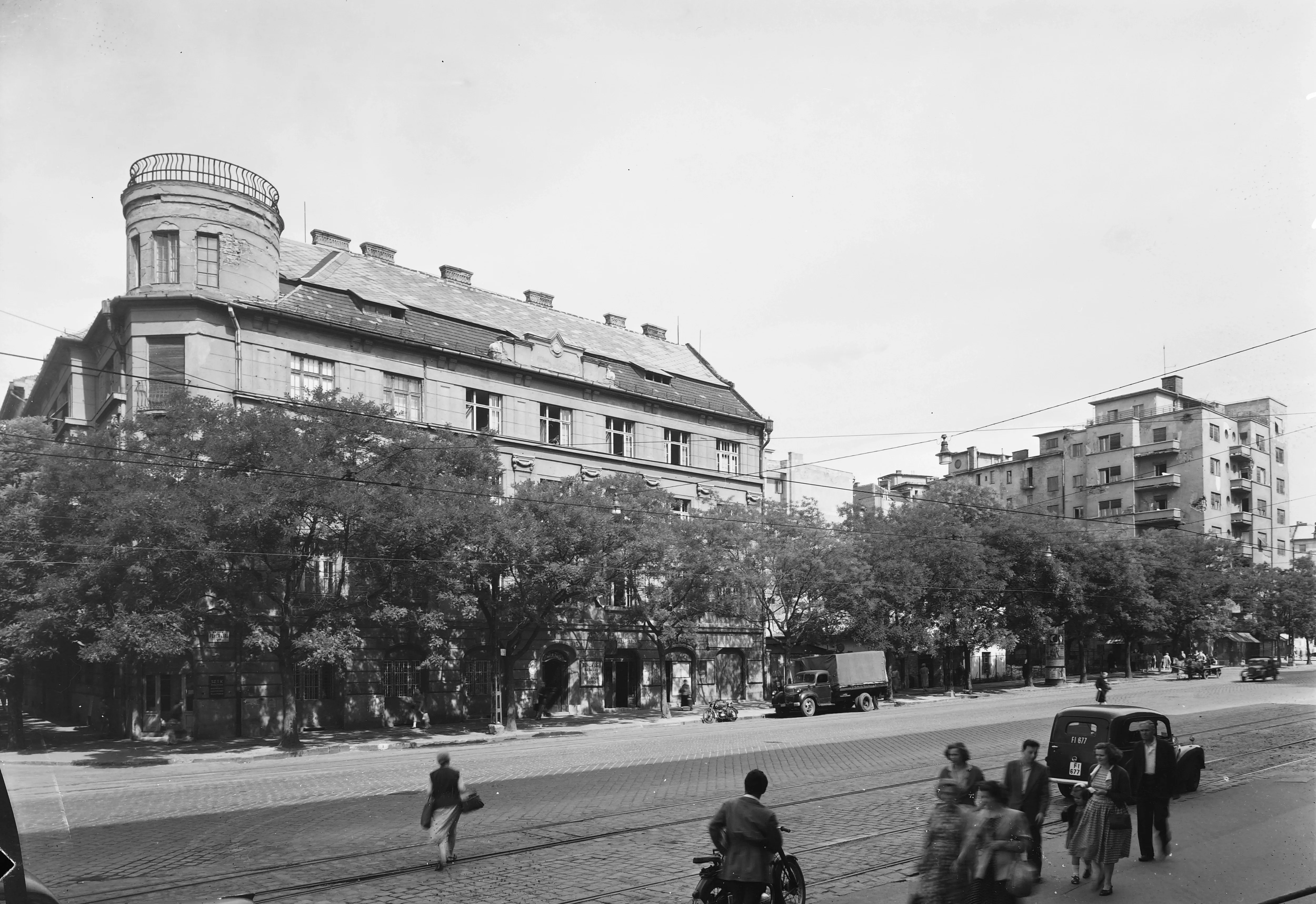 1956, Fehérvári út, Szentimreváros