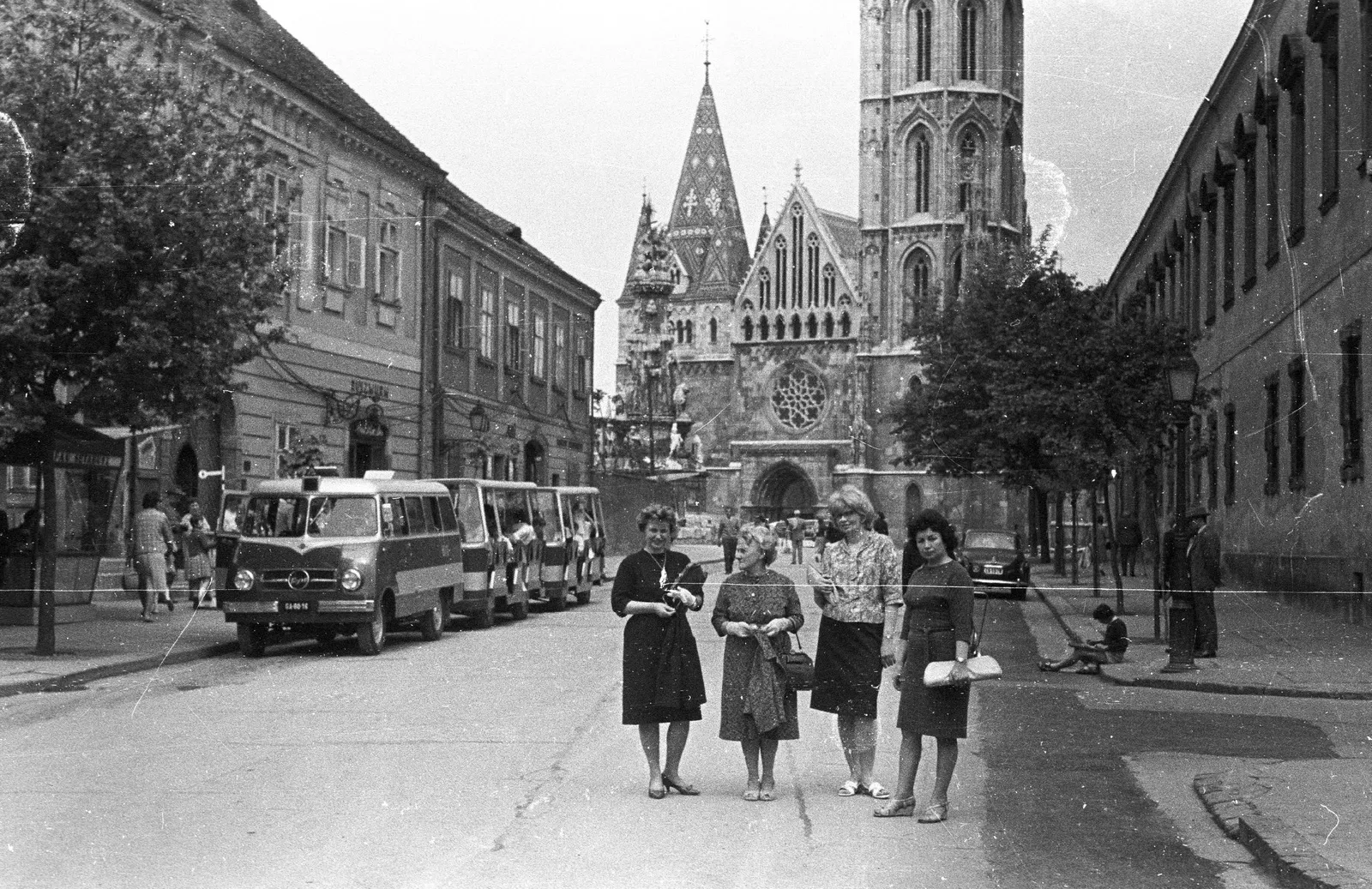 1967, Szentháromság utca, Vár