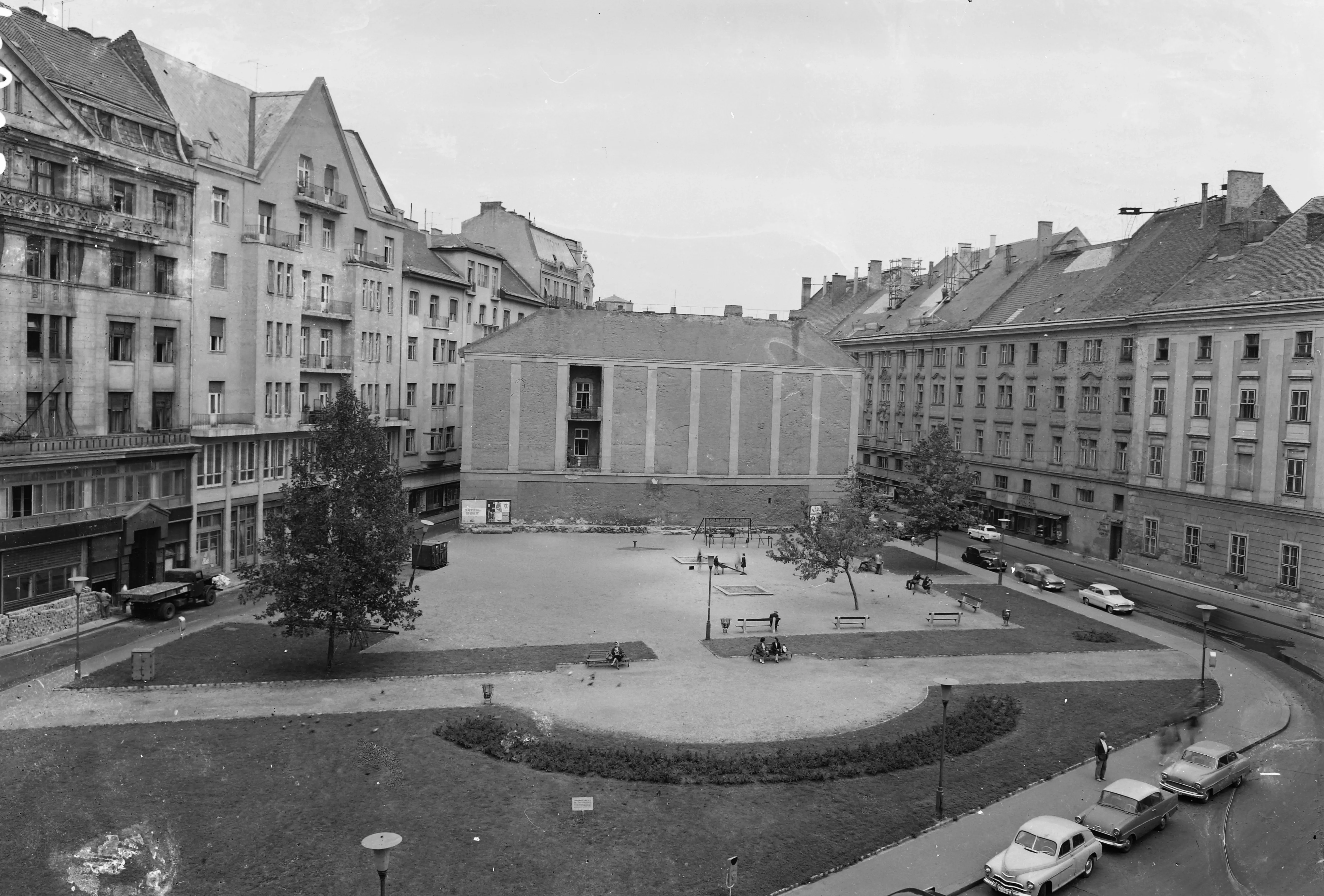 1963, Martinelli (Szervita) tér, Belváros