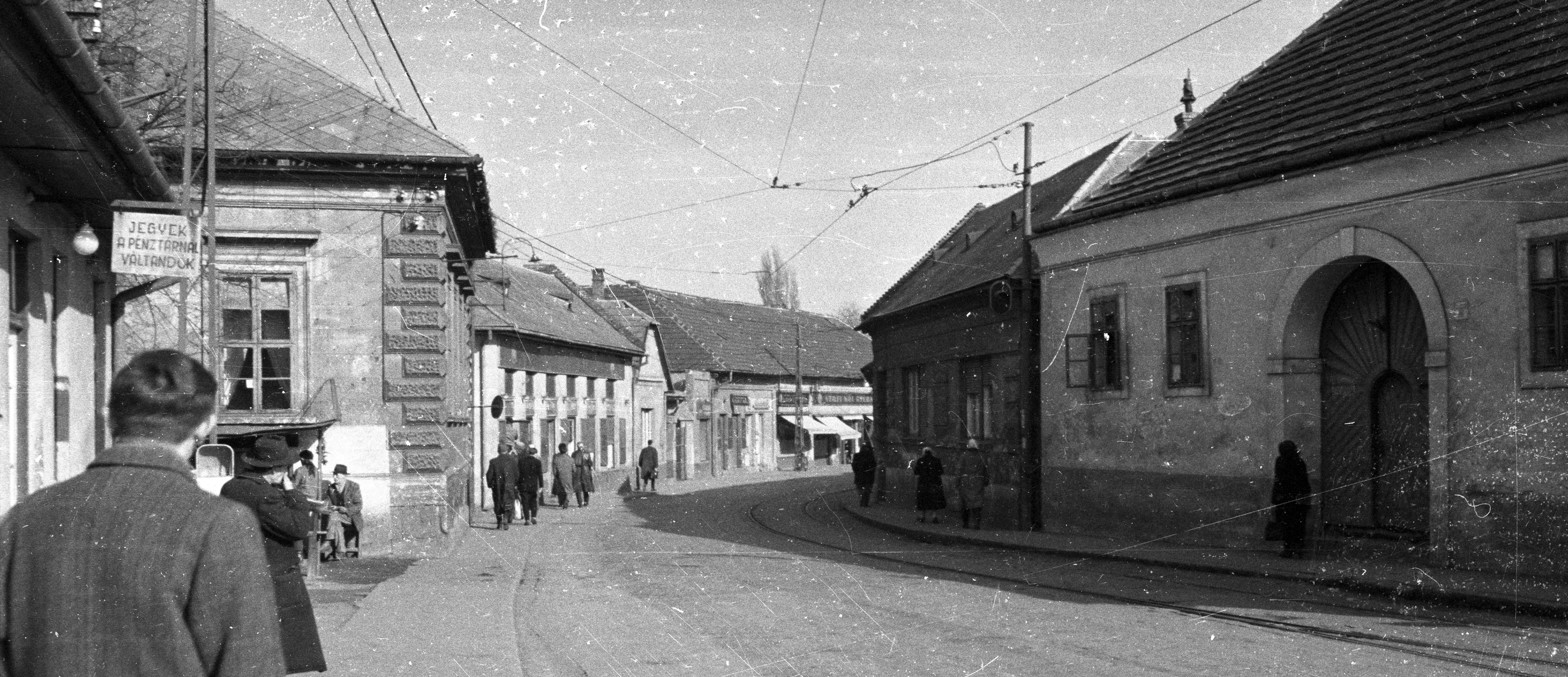 Vörös hadsereg útja (Nagytétényi út) a Szabadság utca irányából a város felé nézve