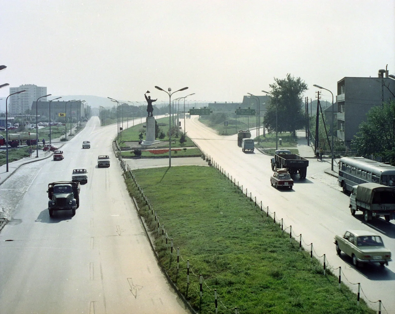 1975, Budaörsi út a Sasadi útnál, Sasad. Őrmező
