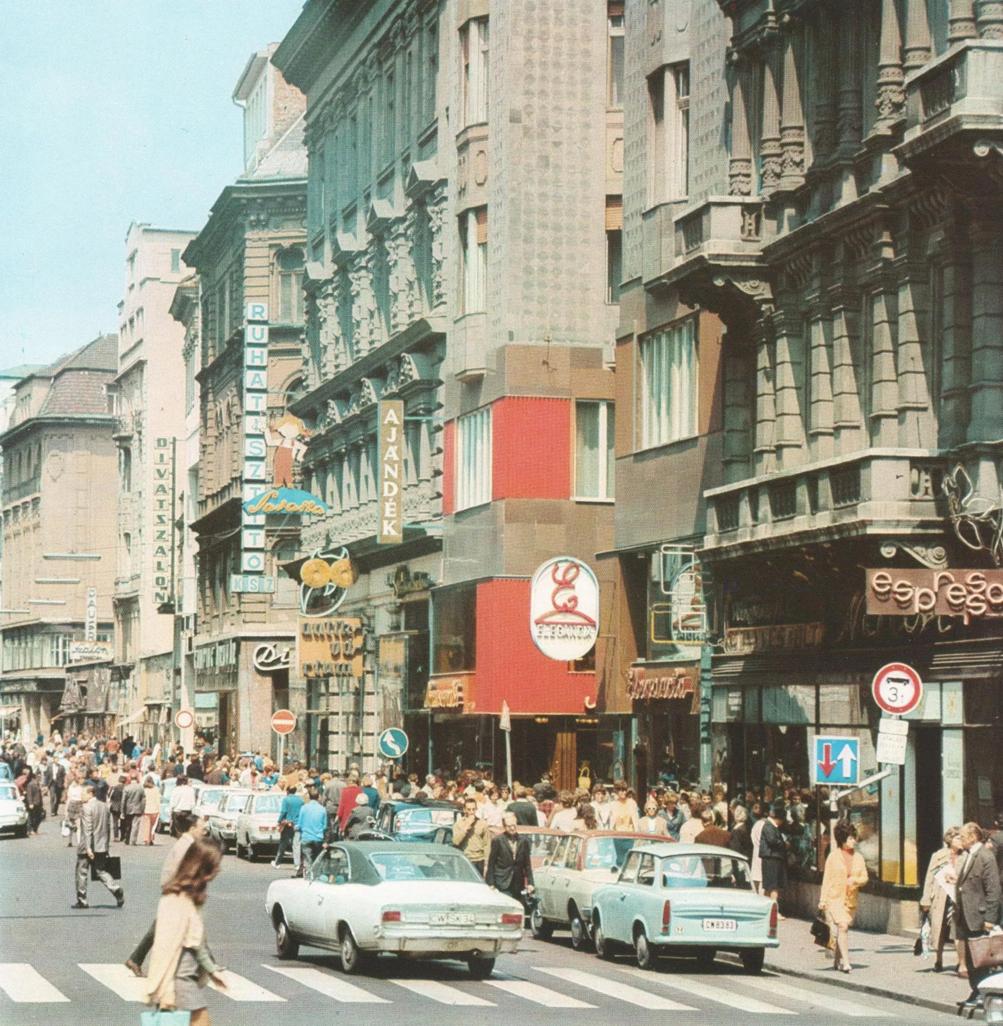 1970 táján, Váci utca a Kígyó utca felől, Belváros